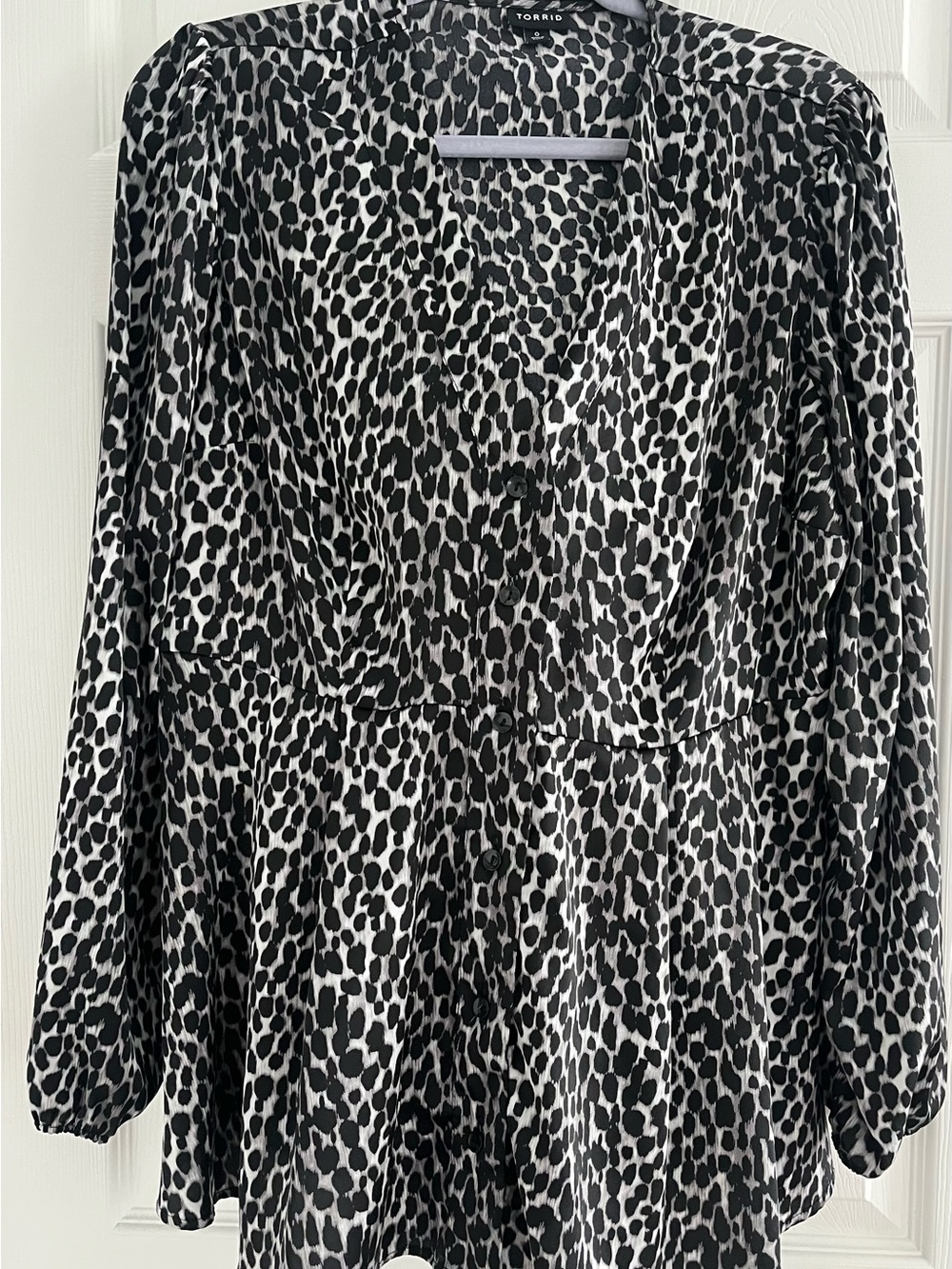 TORRID Black & White Leopard Print Top